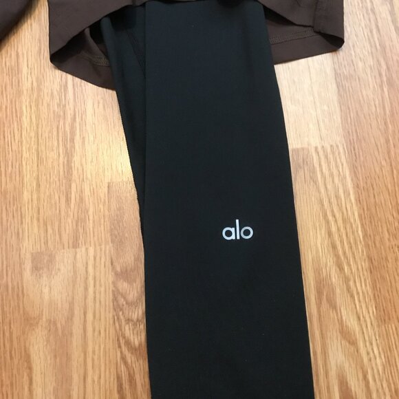 ALO Yoga Stability 2 in 1 Pants In Espresso Black Size M Leggings with Shorts - Picture 8 of 10